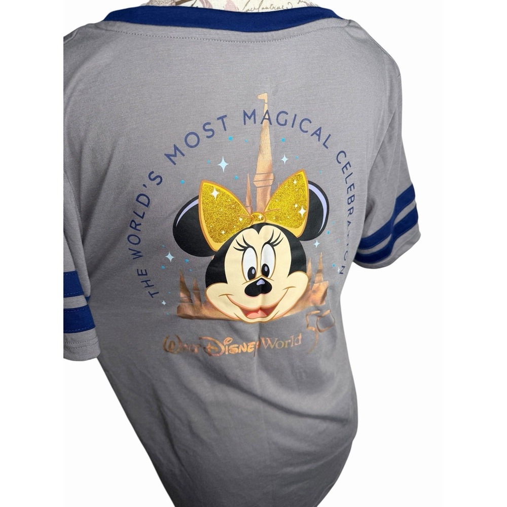 NWT Walt Disney World 50th Anniversary Minnie Mouse V-Neck Castle T-Shirt Tee M - Picture 5 of 8